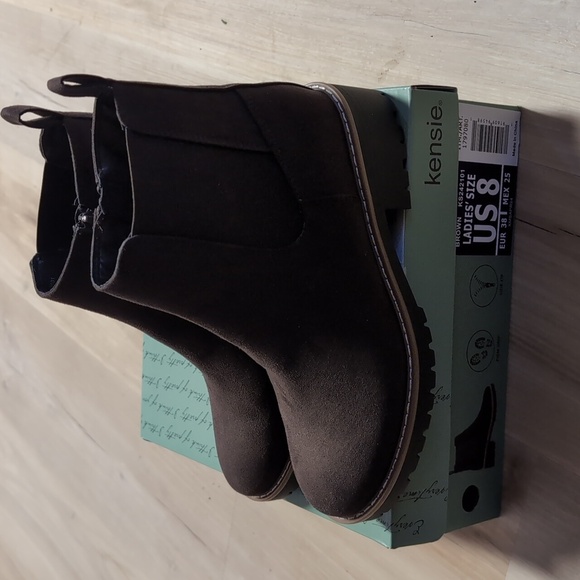 Kensie Ladies Chelsea suede boots - Picture 3 of 7